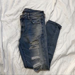 American Eagle Distressed Light Wash Jeans Size 10